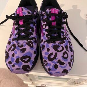 NEW Brooks Revel 5.0 Purple Cheetah
Athletic Shoes Lilac Black Purple